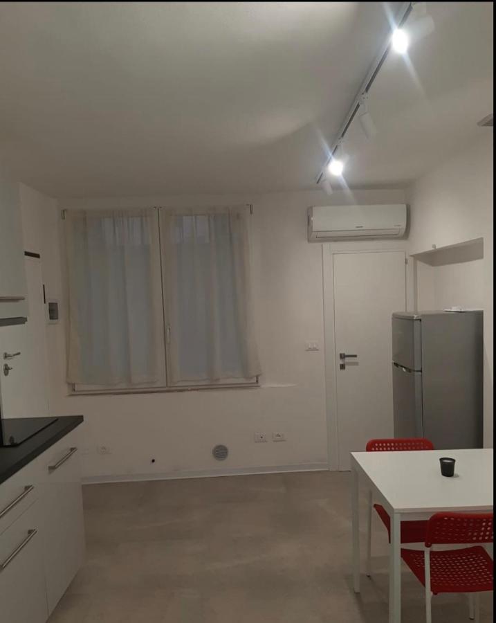 Appartamento Roma Парма Екстер'єр фото